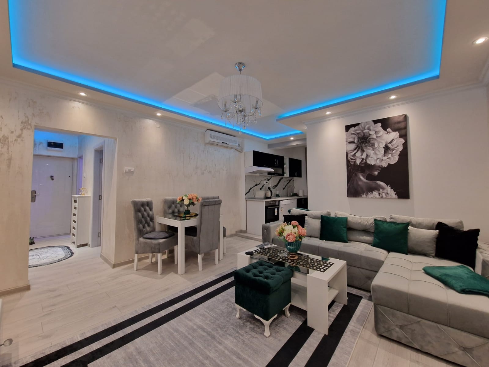 Mirror apartman thumbnail 02